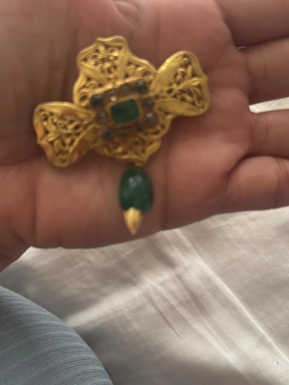 Gold- 18 karat Green Stone Brooch Pin - Unbranded